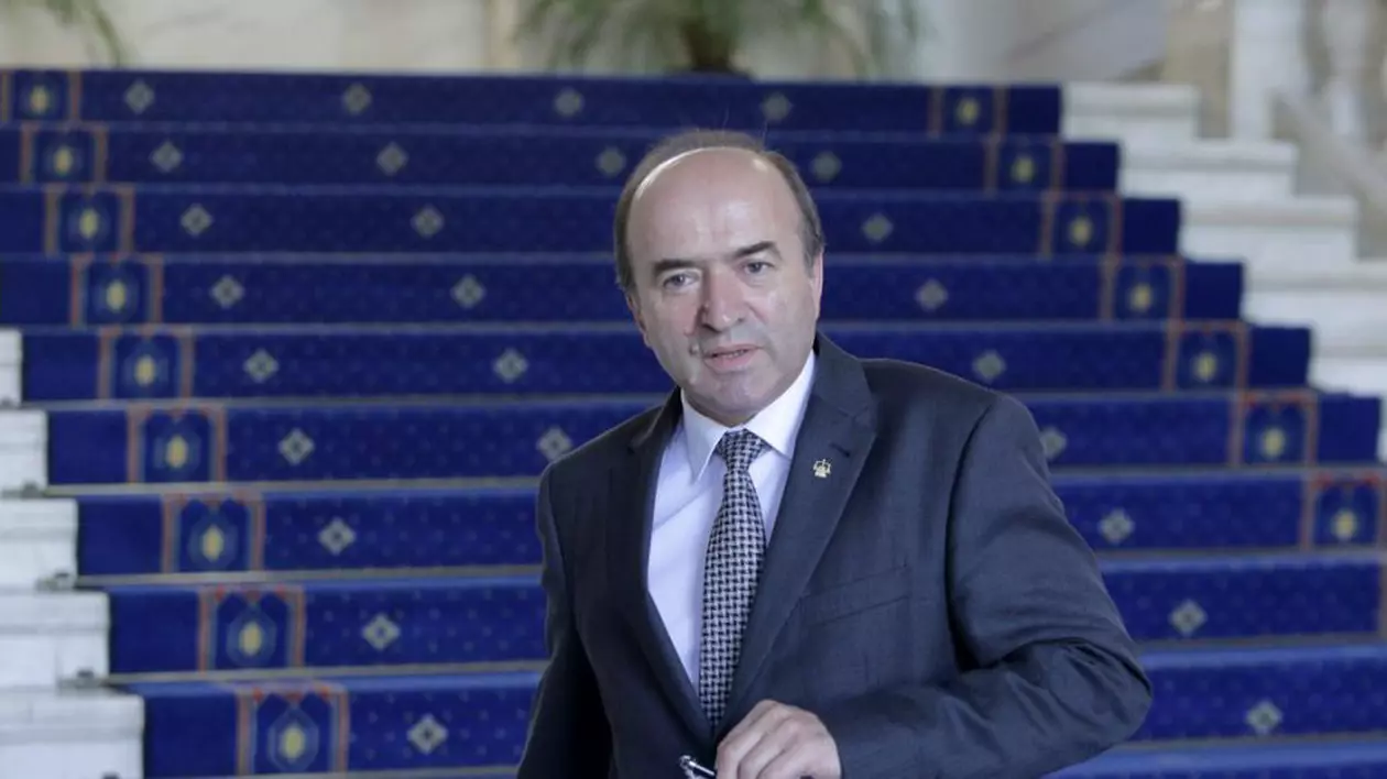 Tudorel Toader anunţă OUG pentru cei care au fost condamnaţi de completele nelegale constituite
