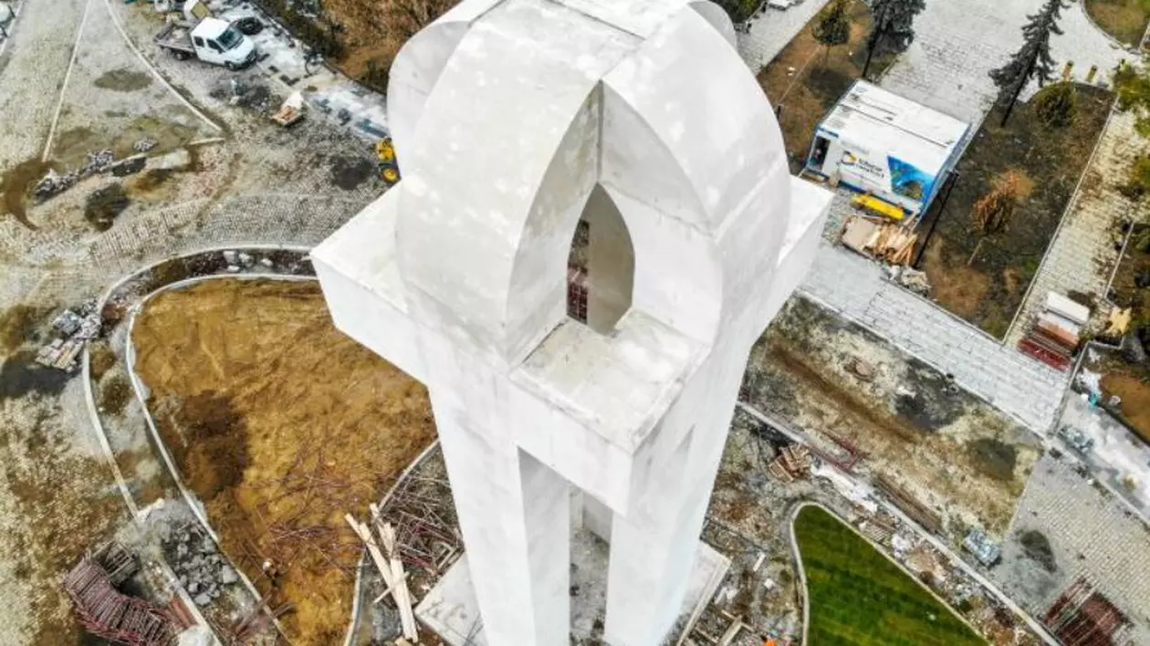 Cum arată Monumentul Marii Uniri de la Alba Iulia