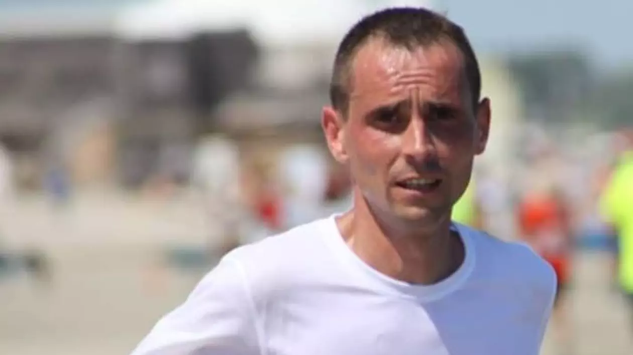 Povestea emoționantă a maratonistului Laurențiu Cobzaru, militarul care aleargă ca să ajute copii bolnavi