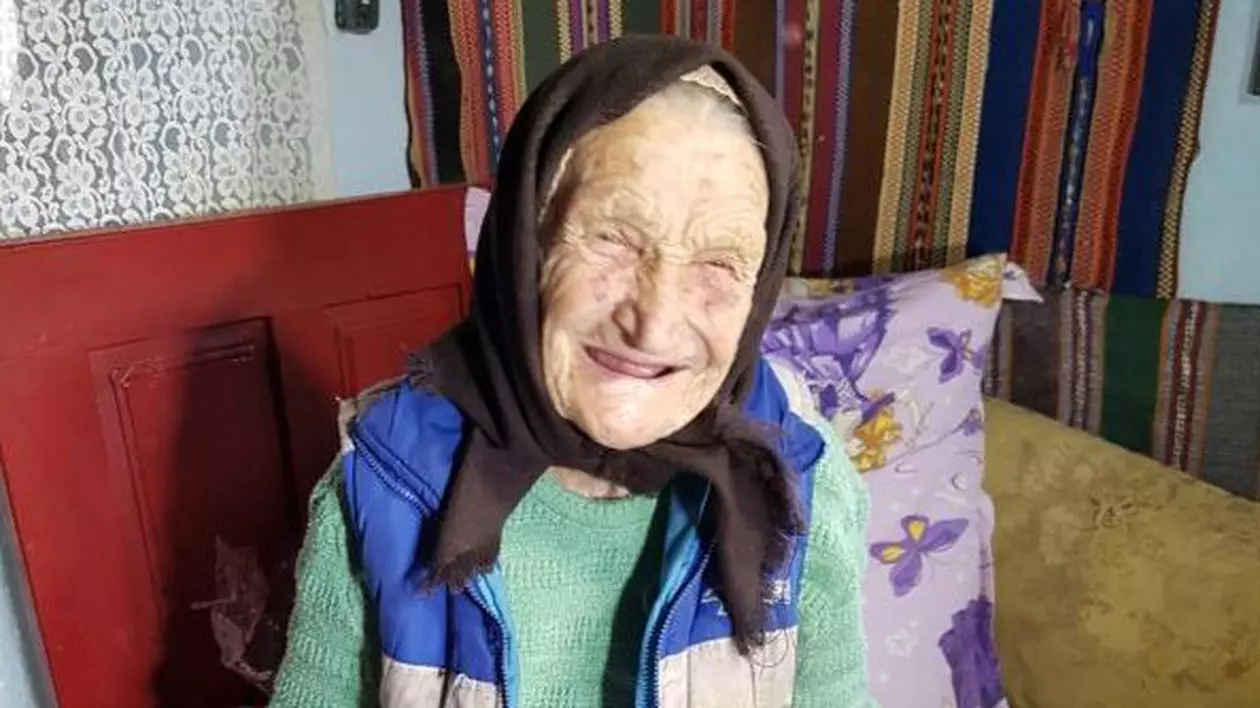 Cea mai bătrână femeie din Iași a împlinit 104 ani. Cum arată Maria