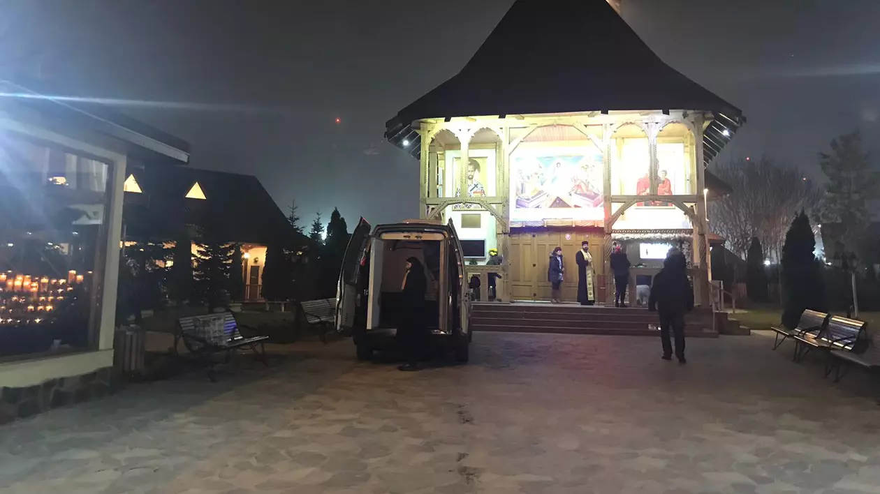 Ultimele pregăriri înainte de sfinţire. Zeci de mii de oameni sunt aşteptaţi duminică la Catedrala Mântuirii Neamului. Unde vor putea urmări slujba