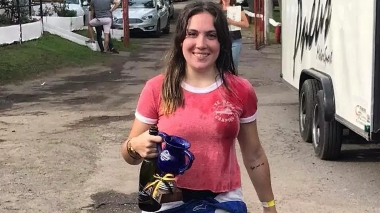 O tânără, pilot de karting, a fost ucisă de față de cu prietenul ei! Cei doi ieșiseră în oraș ca să serbeze aniversarea bărbatului!