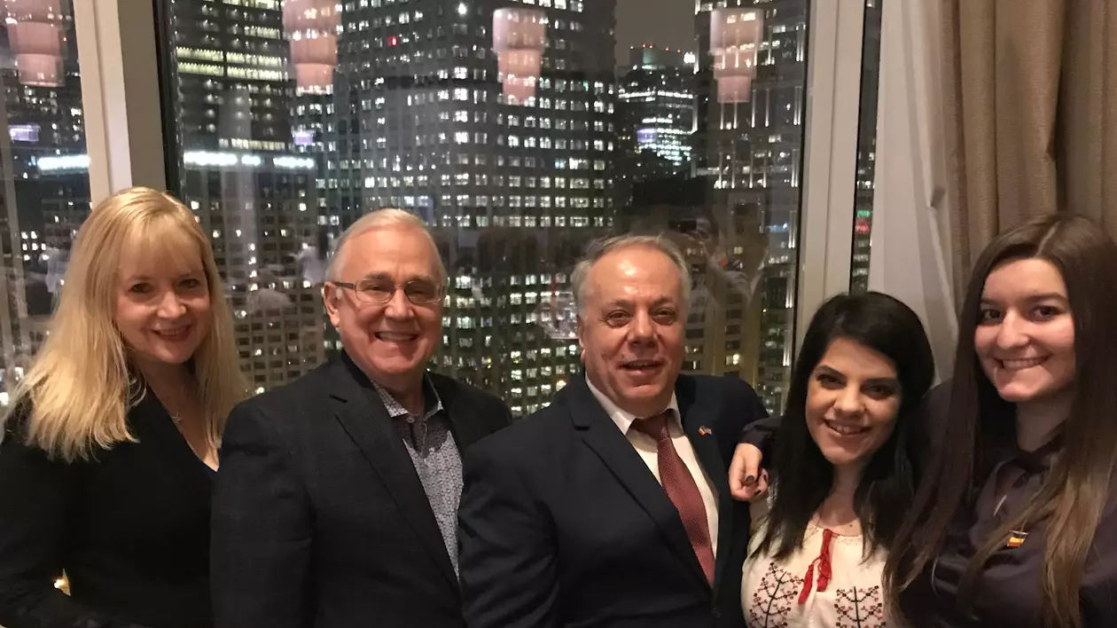 Românii din Chicago au sărbătorit Ziua României acasă la președintele Statelor Unite, Trump Tower