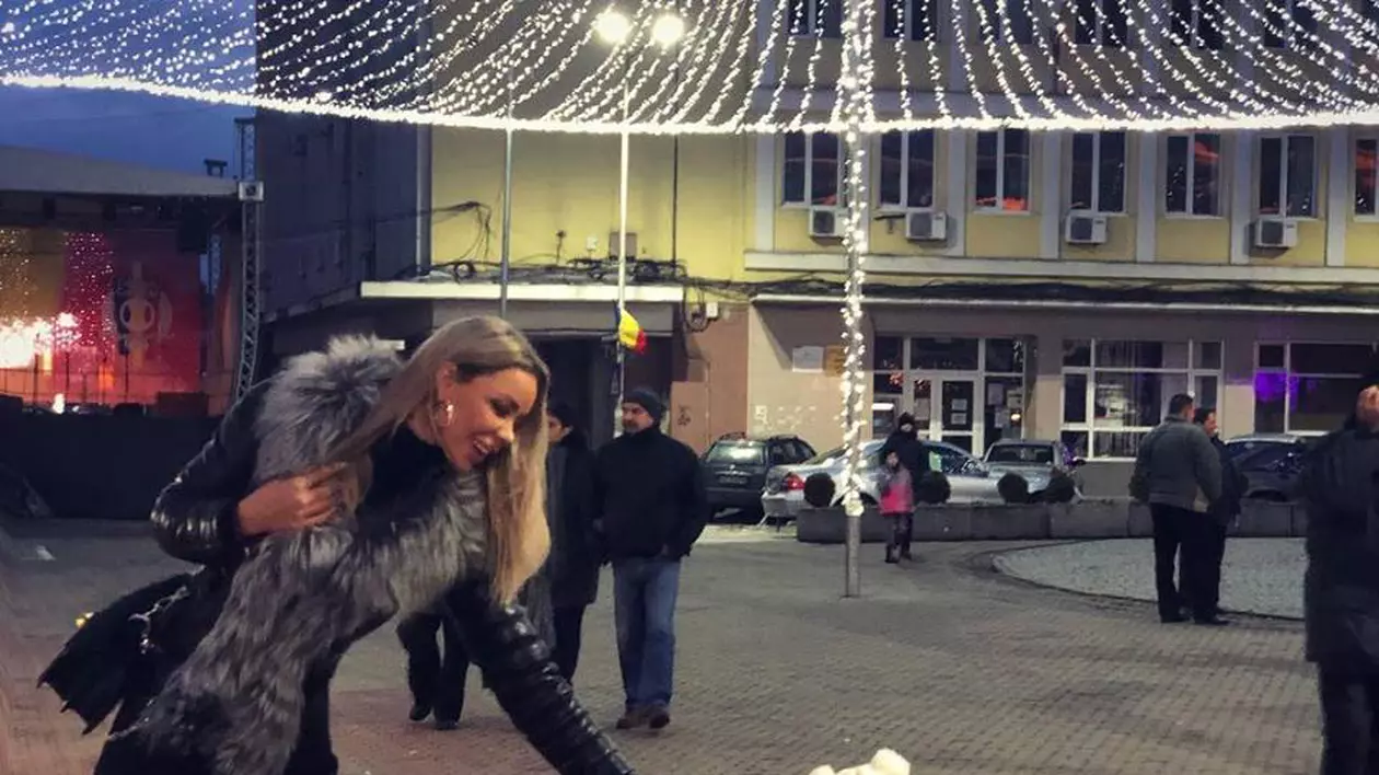 Bianca Drăgușanu a ajuns cu fetița la spital. Victor Slav a fost tot timpul cu ele