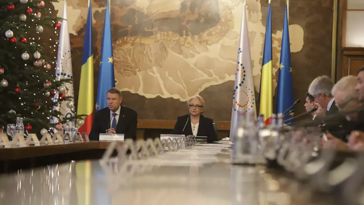 «Taxa pe lăcomie» a apărut în Monitorul Oficial şi intră în vigoare. Ce s-a întâmplat cu decretul lui Iohannis privind şefia Statului Major