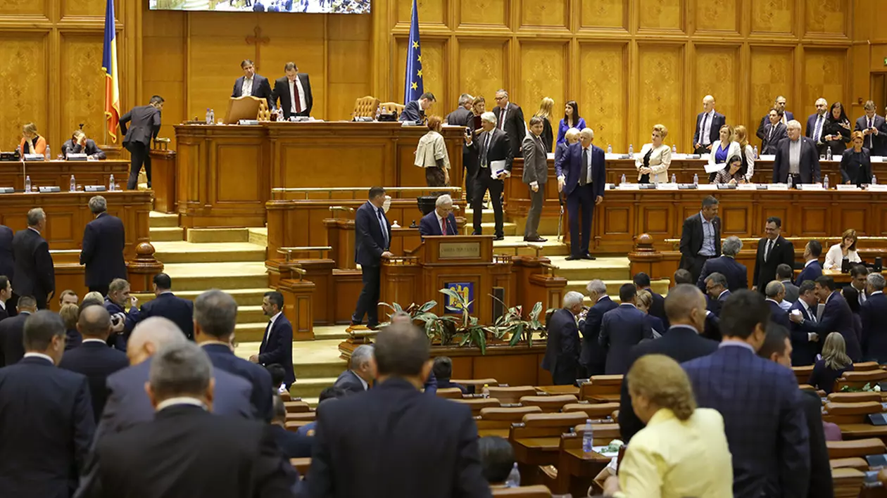 Averile parlamentarilor în 2018. Aleşii şi-au cumpărat case şi maşini, au primit donaţii de sute de mii de euro şi au făcut investiţii în titluri de stat