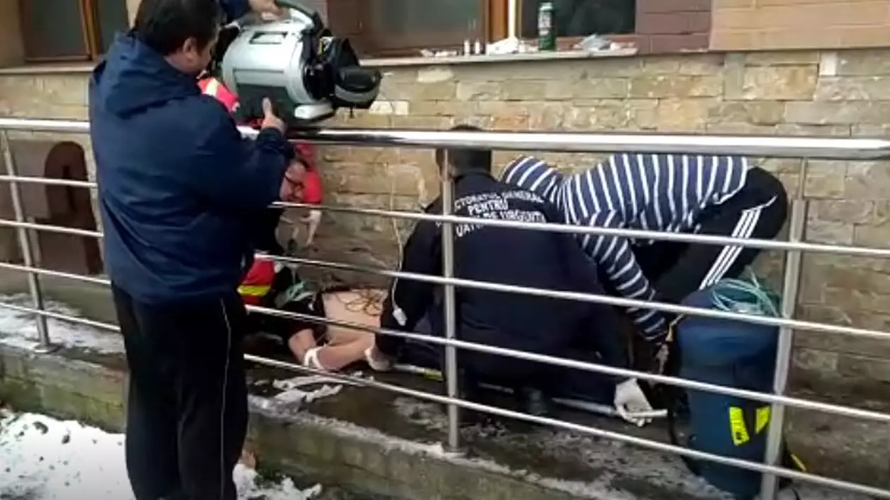 Un tânăr de 31 de ani s-a aruncat de la etajul unui hotel, în Constanţa