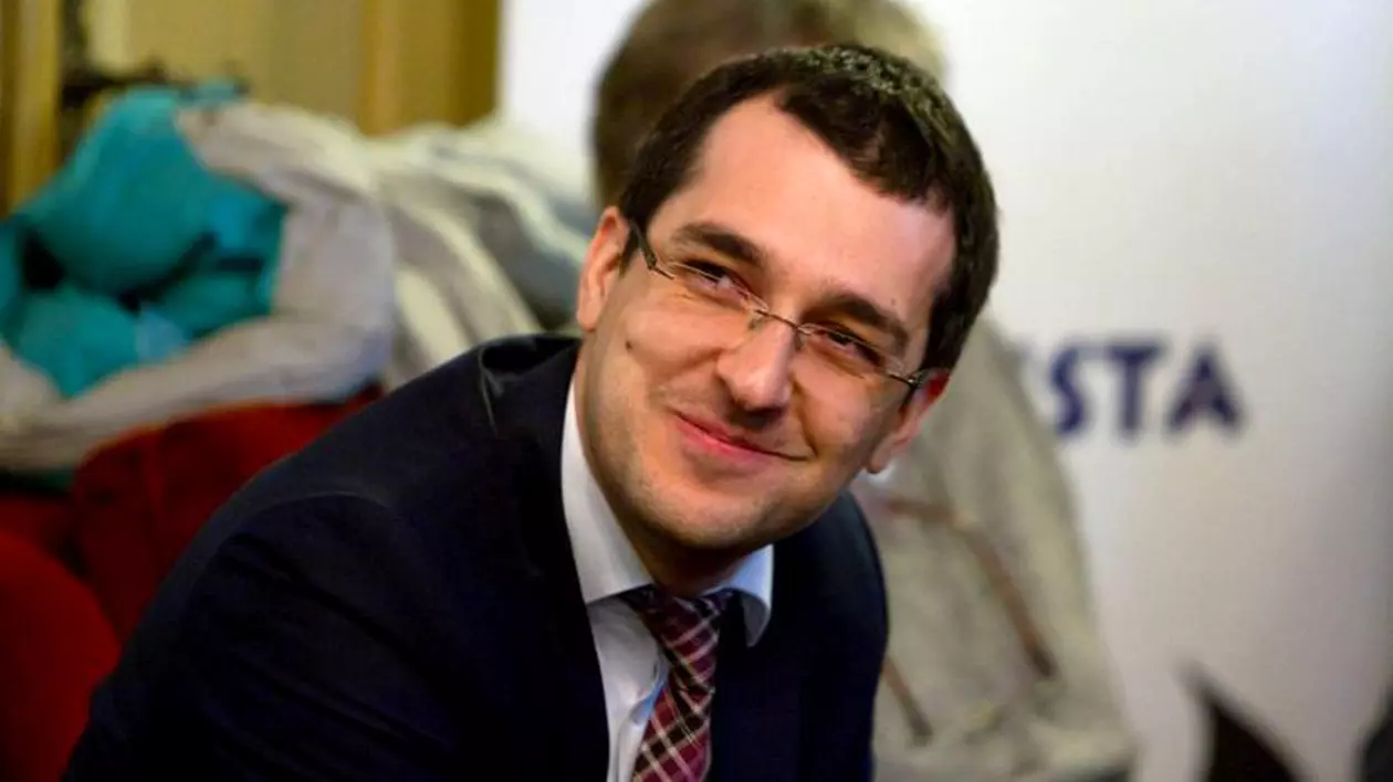 Ce spune fostul ministru al Sănătăţii, Vlad Voiculescu, despre Teodorovici și Vâlcov, după adoptarea "taxei pe lăcomie"