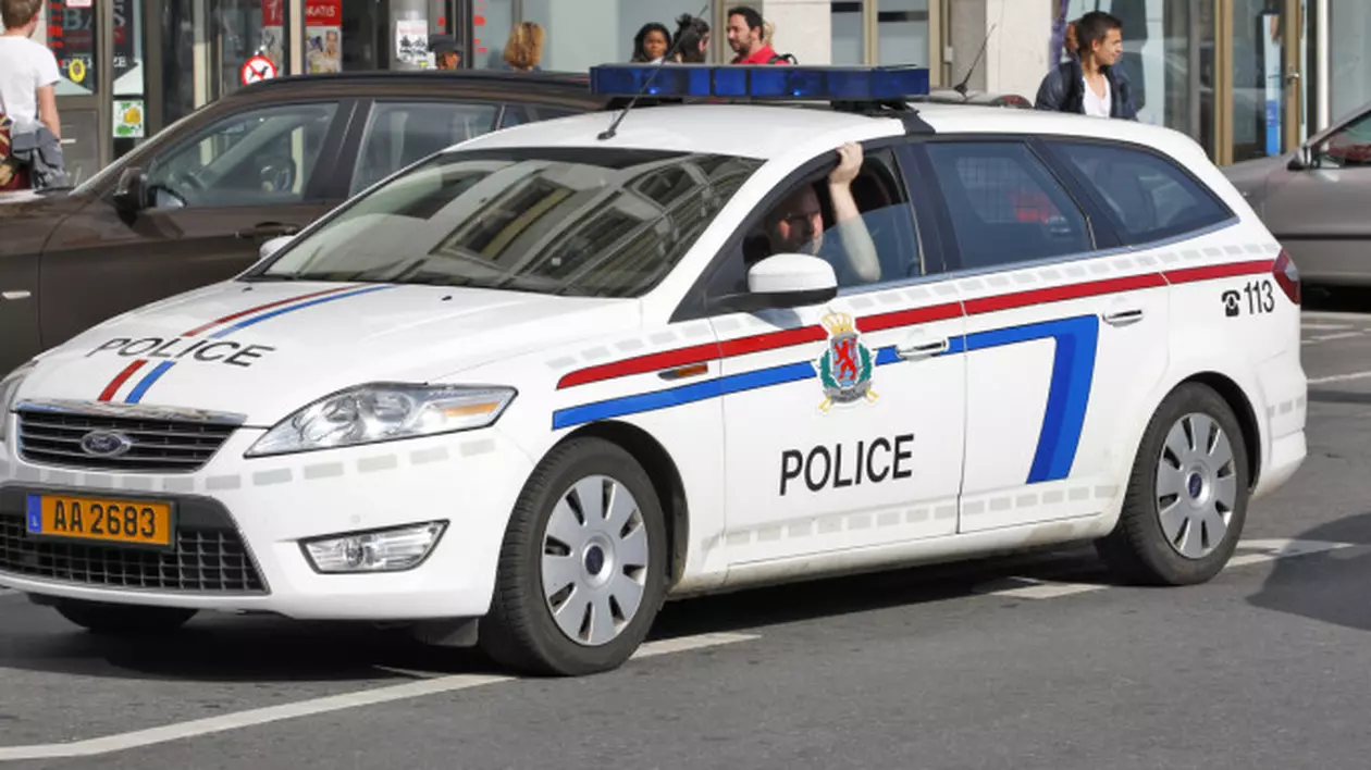 Luxemburg: Un bărbat a intrat cu mașina într-un grup de oameni. Fiul său, care se afla în mulțime, a murit