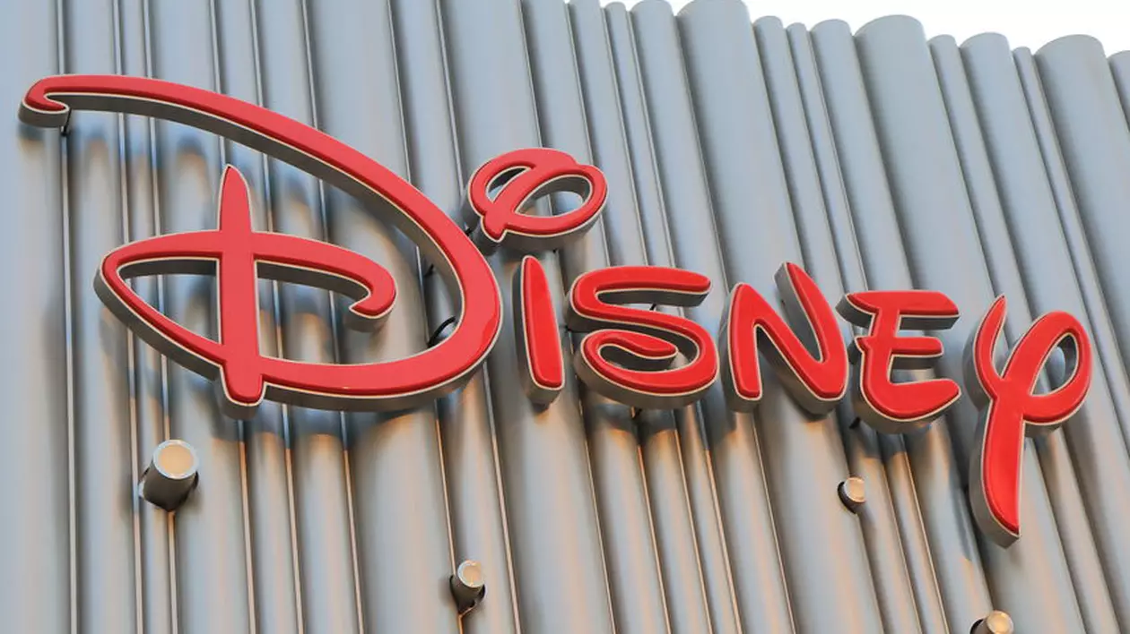 Trump: E timpul să redeschidem America. Disney World suspendă plata pentru 43.000 de salariați