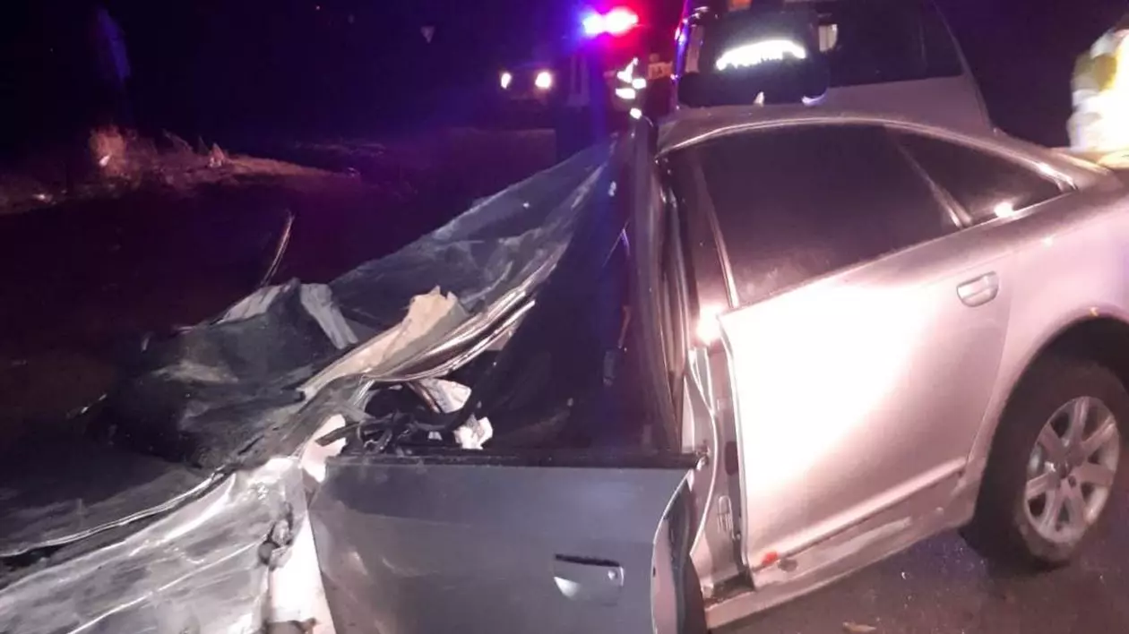 Cine este tânărul mort după petrecerea de Revelion. A pierit strivit de plafonul mașinii