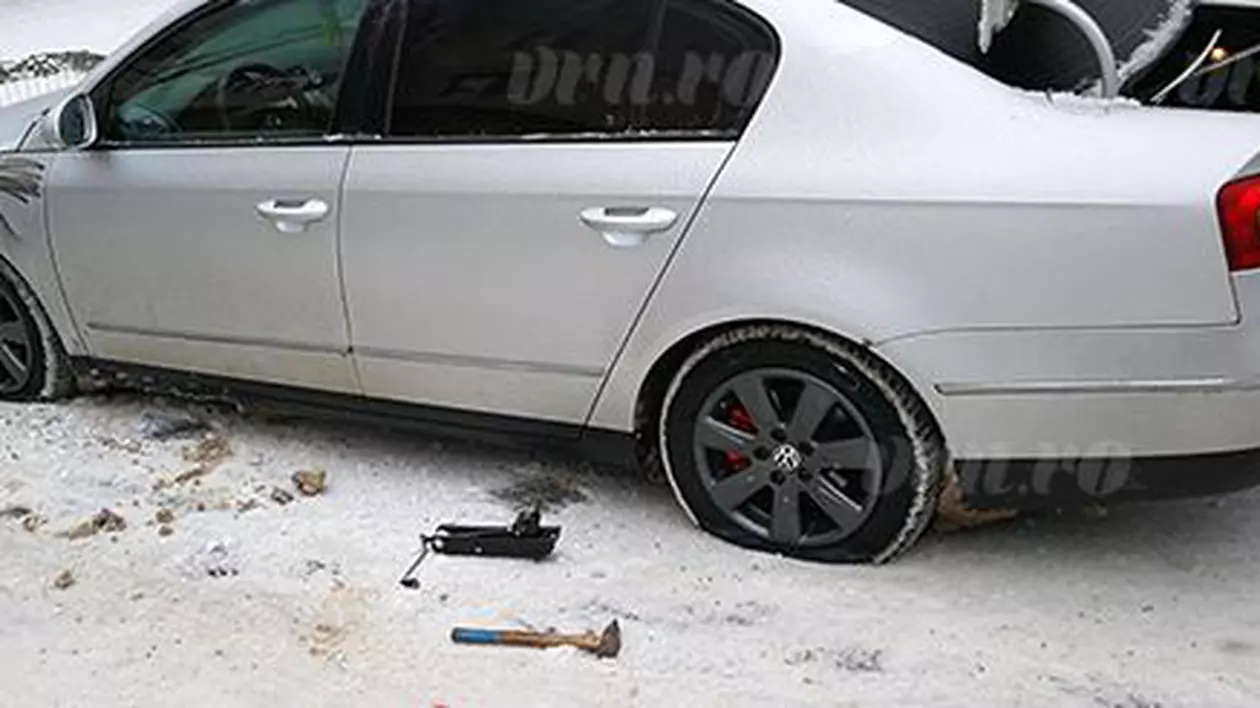 11 mașini din Bârlad, vandalizate. Oamenii s-au trezit chiar și cu toate patru cauciucurile tăiate