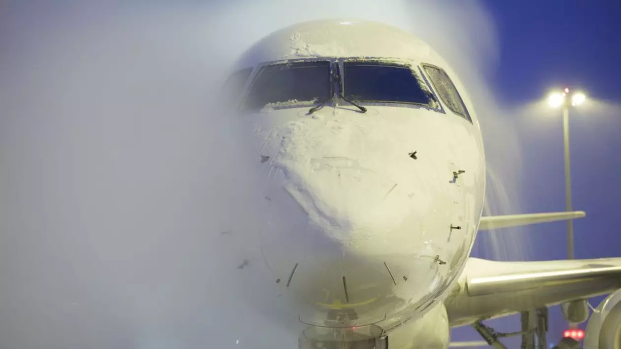 Decolările de pe aeroporturile din București pot avea întârzieri