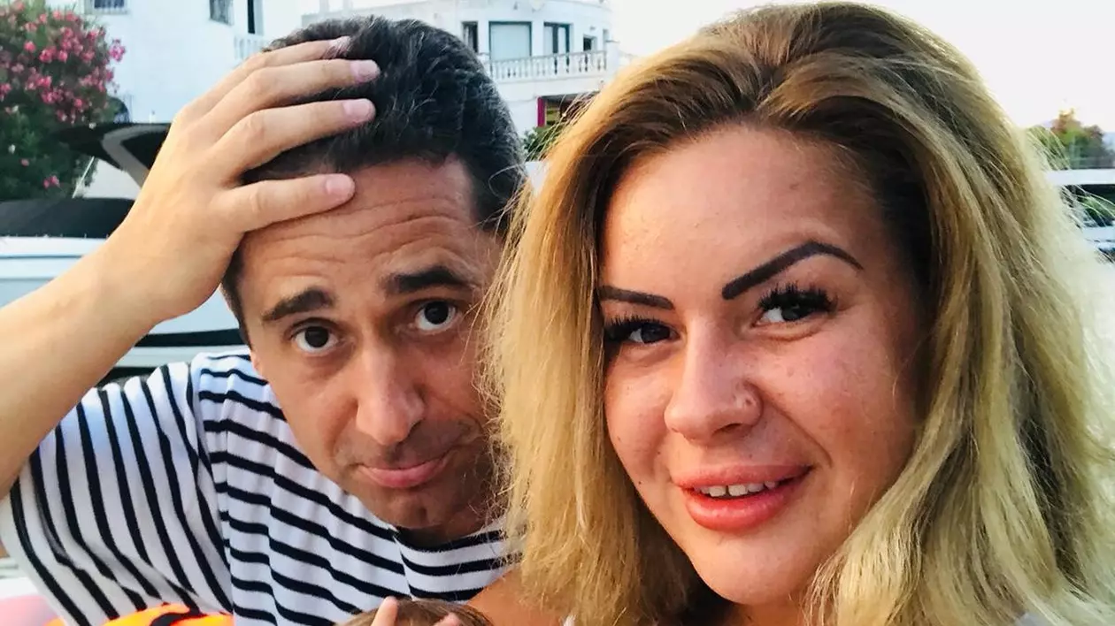 Actorul Gabriel Fătu s-a mutat la teatru. Soția “i-a dat papucii”, noi și pufoși, colegii i-au cumpărat periuță de dinți
