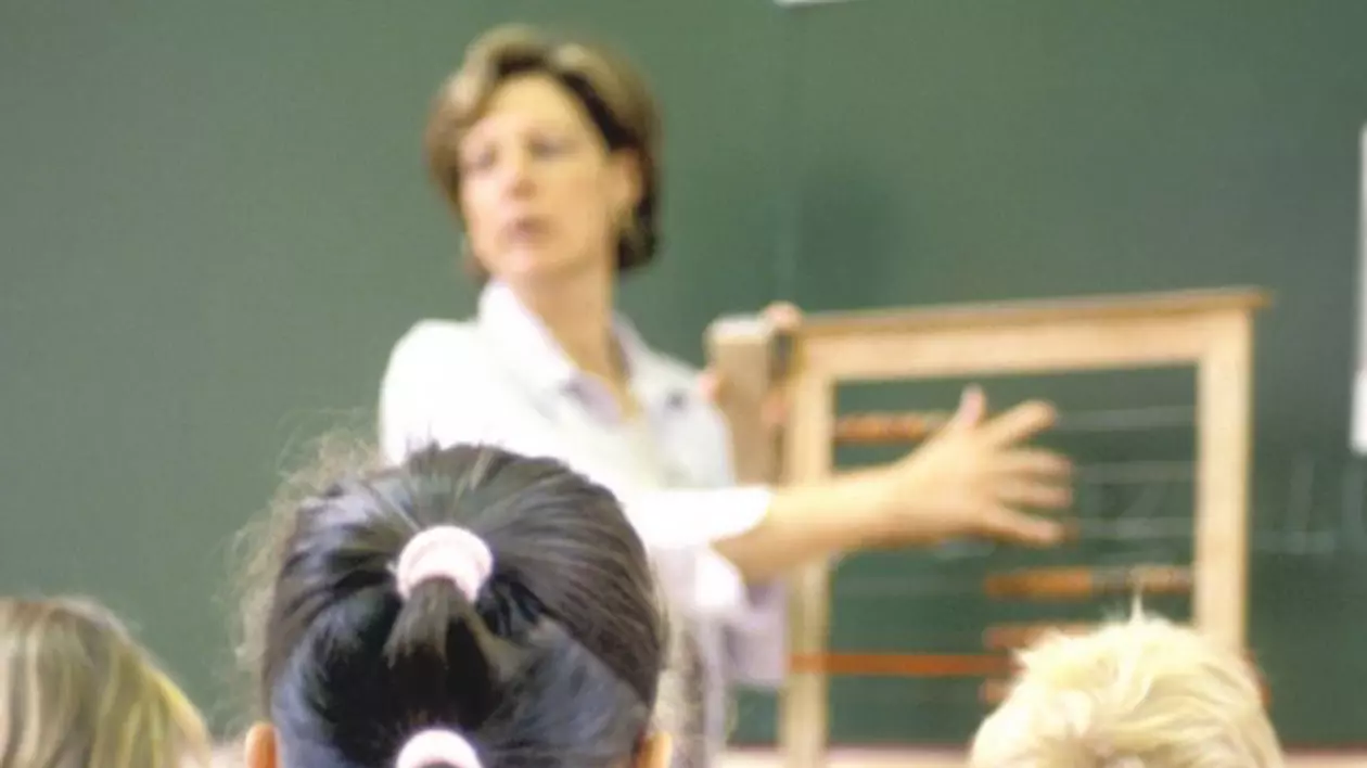 Profesoară de engleză, anchetată pentru că i-a învățat pe copii cuvântul "foot"