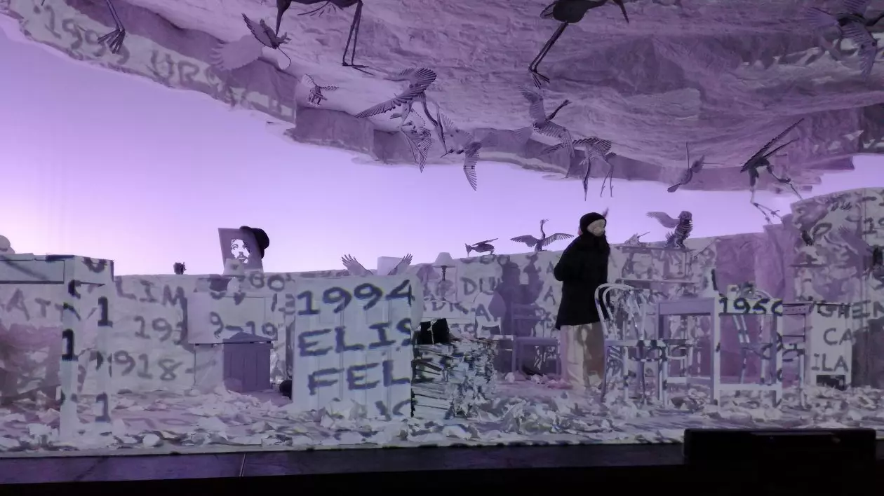 Recomandările culturale ale săptămânii. De la o piesă de teatru cu o bunică singură, la un film japonez despre familii cu probleme ca ale noastre