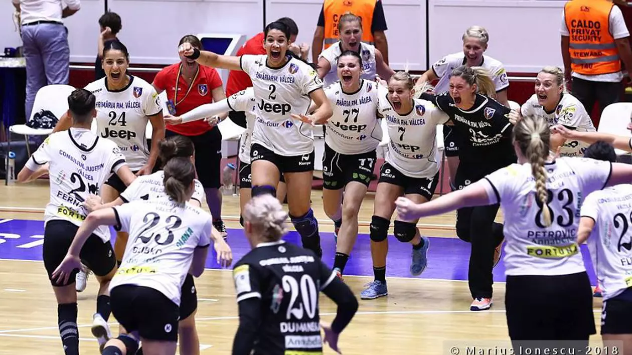 SCM Rm. Vâlcea e lider în Liga Națională de handbal feminin. Au câștigat derby-ul Olteniei