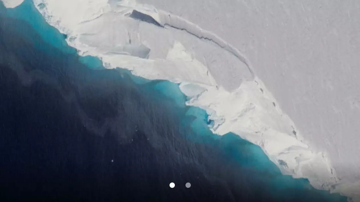 O gaură uriașă, de suprafața orașului Pitești, a fost descoperită într-un ghețar din Antarctica
