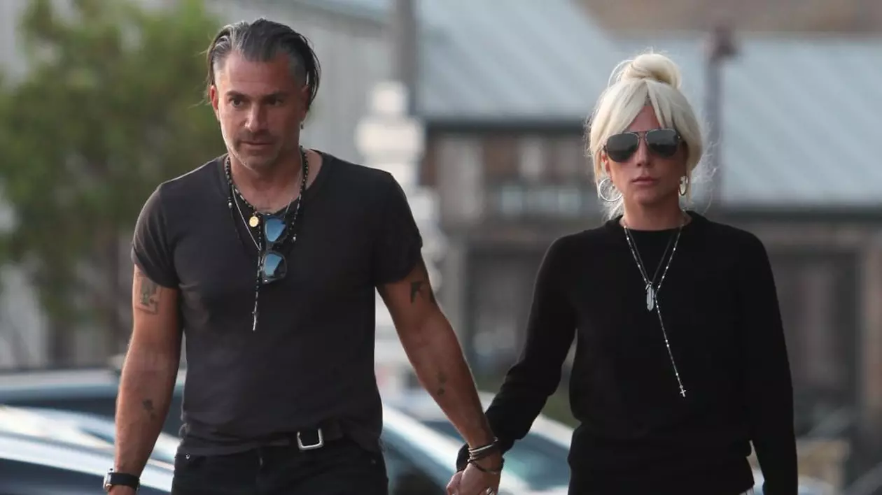 Lady Gaga s-a despărţit de logodnicul ei, Christian Carino