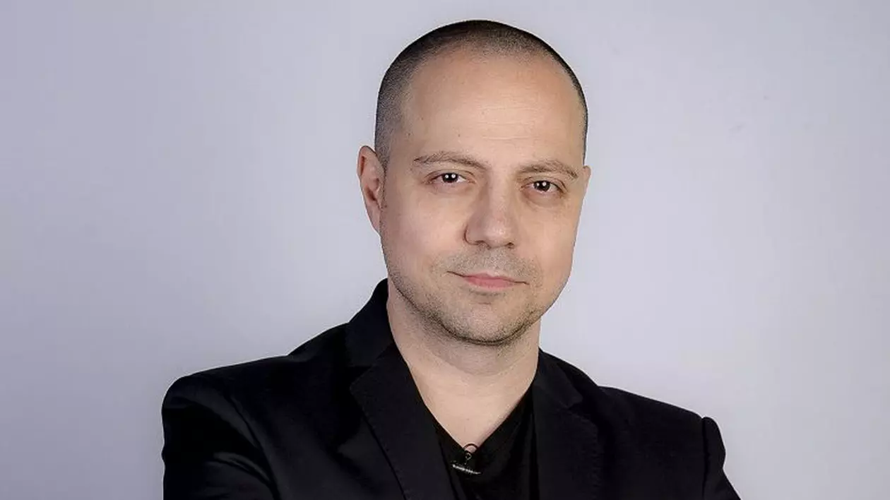 Prezentatorul iUmor, Dan Badea, despre cum răsfață femeile din familia sa