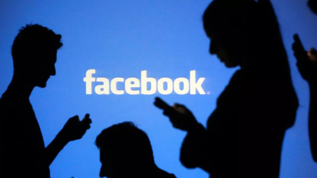 5% din conturile active de pe Facebook sunt false