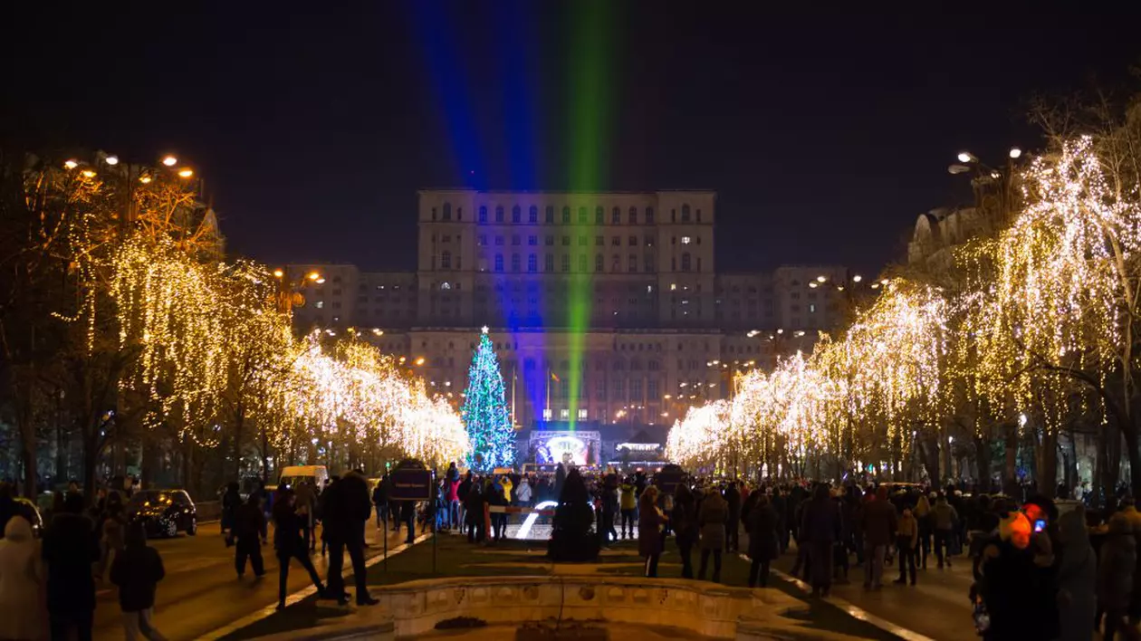 Luminițele de Crăciun din București se aprind astăzi, la ora 19. Ce concerte au loc la Târgul de Crăciun