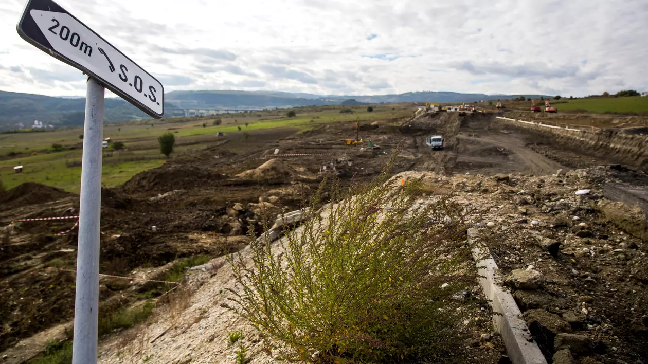 În 50 de ani, România a construit doar un sfert din autostrăzile estimate. Autostrada Sibiu-Orăștie