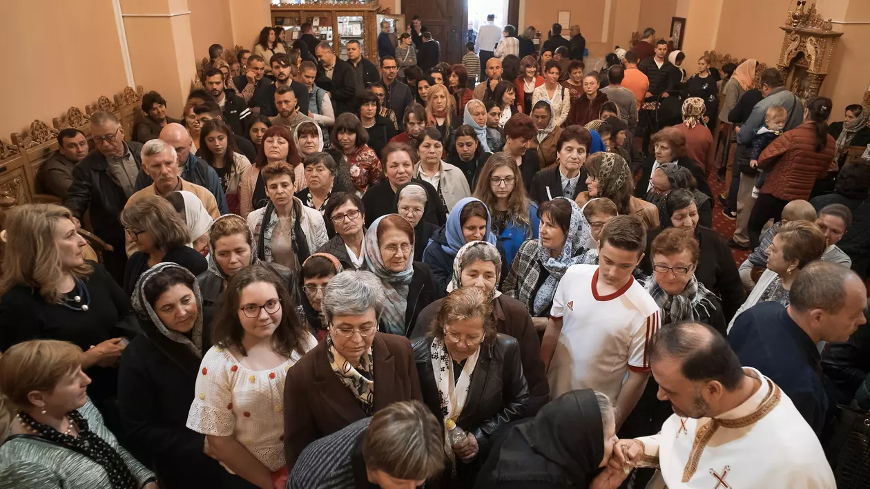 Cum sărbătoresc Paștele românii din Spania care vorbesc cu copiii în limba română, iar aceștia le răspund în castellano