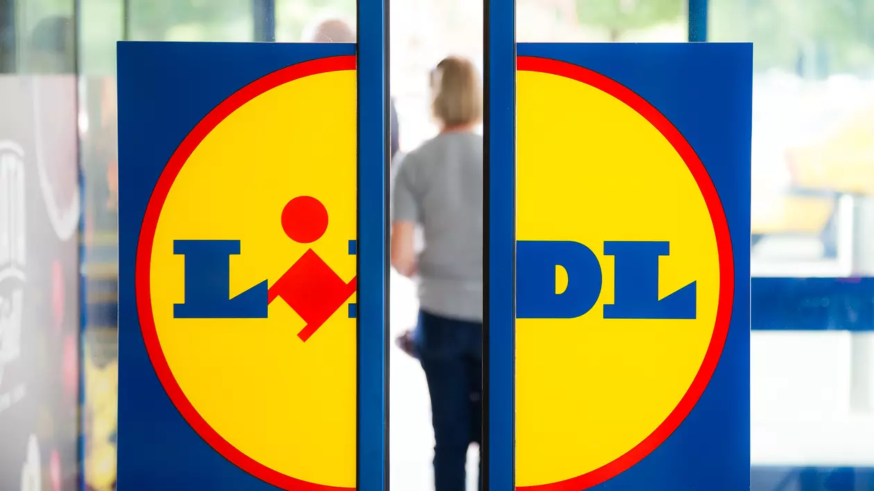 Clienții Lidl România și Adidas, înșelați pe WhatsApp prin metoda obținerii unor vouchere de cumpărături