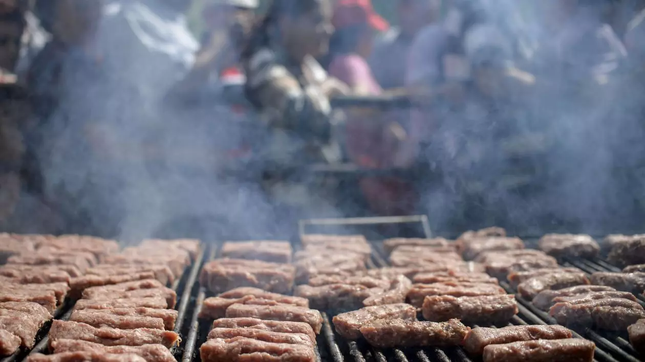 30 de milioane de mici vor „sfârâi'' pe gratare în minivacanţa de 1 Mai. Ce preferă românii