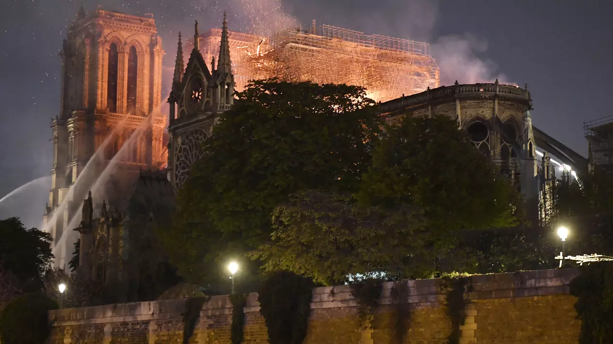 Mesajul lui Harlem Gnohere de la FCSB după incendiul de la Notre-Dame