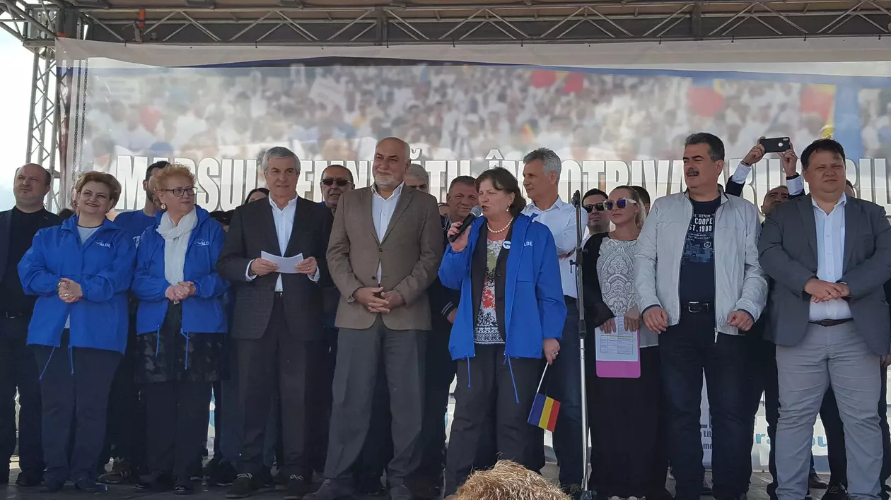 FOTO | Tăriceanu cere comisie de anchetă pentru cercetarea abuzurilor Securităţii şi a complicilor ei: "Cazul Augustin Lazăr nu poate rămâne fără niciun efect"