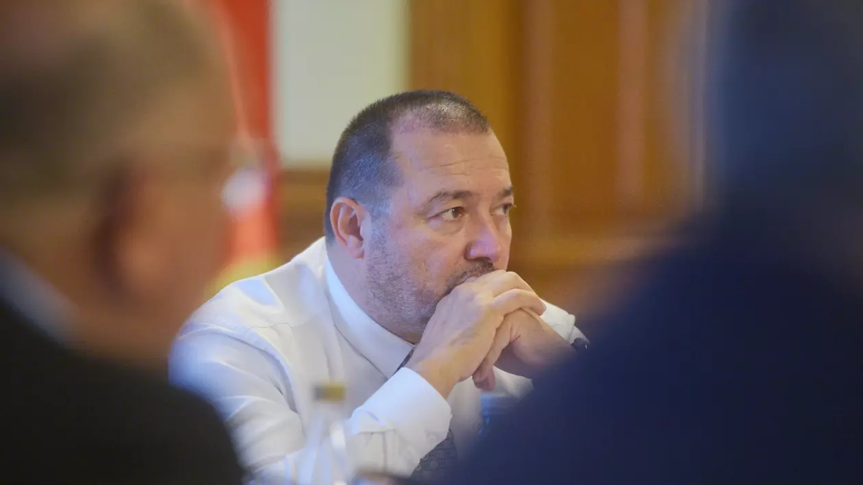 Mirela Neag, editorial despre afirmația scandaloasă făcută de deputatul „mitralieră”, care le cere medicilor să dea înapoi salariile mărite și să plece din țară: ce nu a înțeles deputatul PSD Cătălin Rădulescu