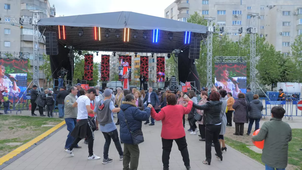 Petreceri de peste 145.000 de euro între blocurile din sectorul 5! Primăria celui mai sărac sector din Capitală a finanțat două evenimente organizate de Paște și de 1 Mai în Parcul Sebastian