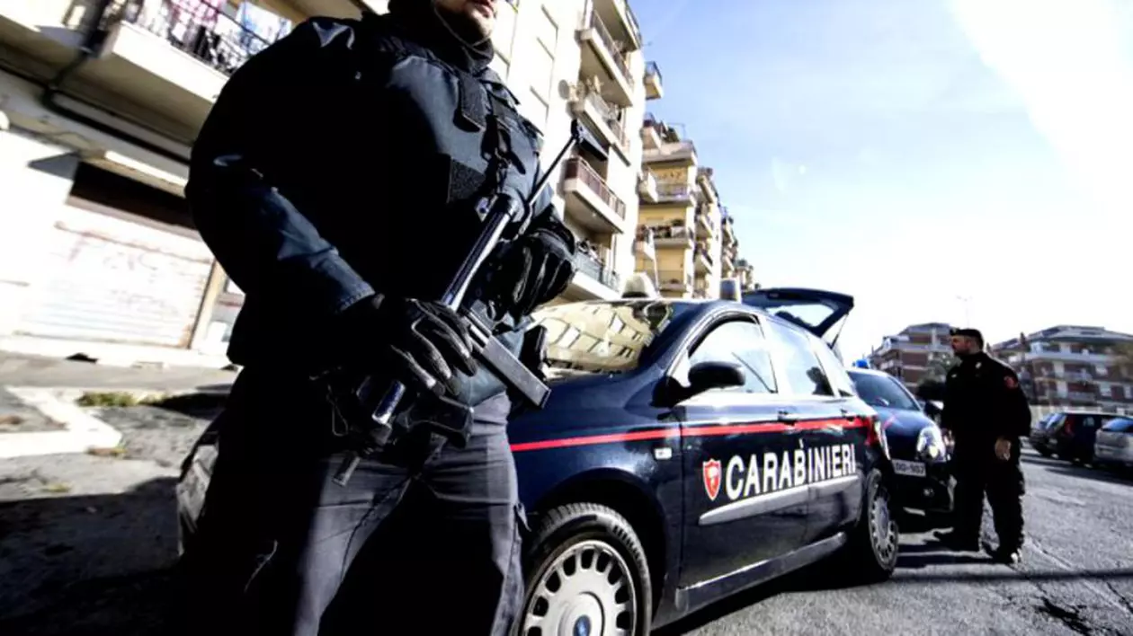Acțiune de amploare în Italia. Peste 1.600 de maşini folosite de un grup de români pentru a jefui oameni pe stradă au fost confiscate 