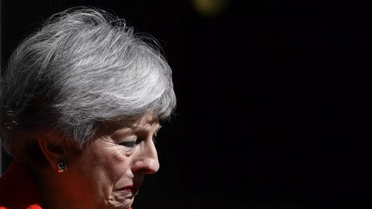 Theresa May demisionează astăzi. Rămâne, însă, premier până în iulie