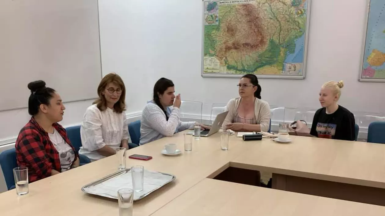 Anchetă la Facultatea de Litere din București după ce Adriana Săftoiu a vorbit despre discriminarea unor studente nevăzătoare