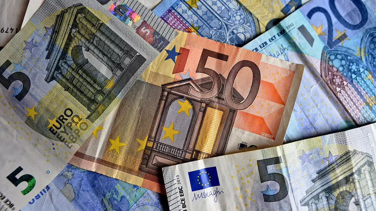 Curs valutar 8 ianuarie 2020 | Leul s-a depreciat în fața principalelor valute. Unde găsești cel mai bun curs valutar