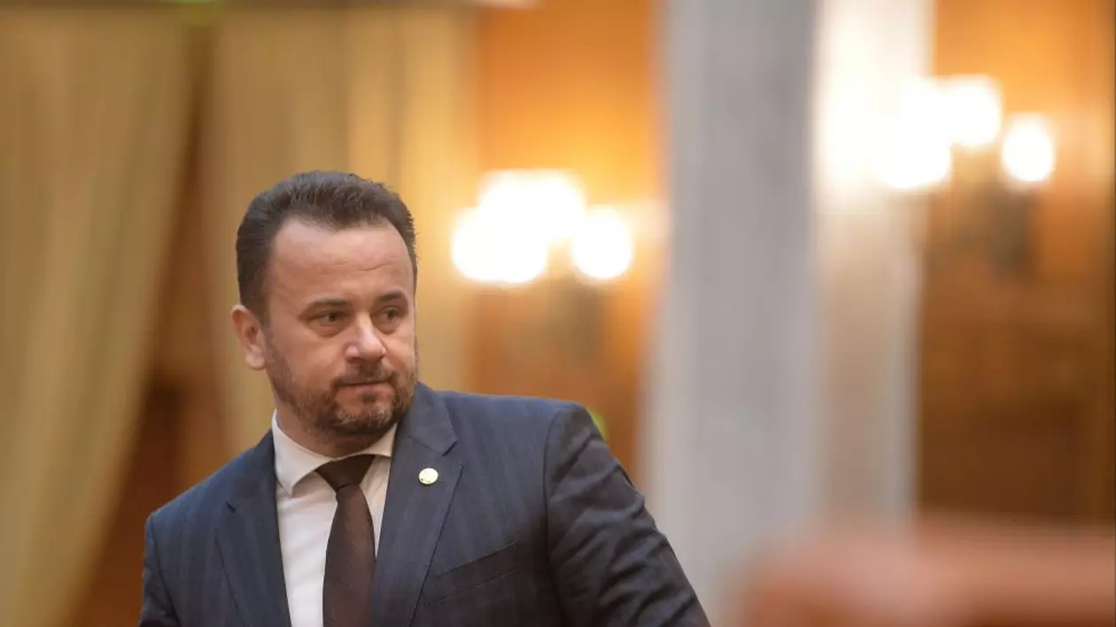 Liviu Pop, fost ministru al Educației, semnal de alarmă în prima zi a Evaluării Naționale: „Unde au dispărut 25.000 de elevi?”