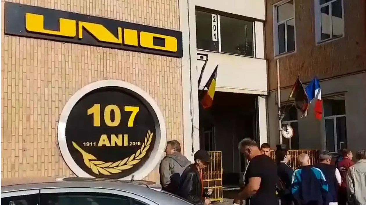 O nouă grevă în Satu Mare. Angajații de la Unio nu și-au primit salariile. Protest spontan la Unio Satu Mare
