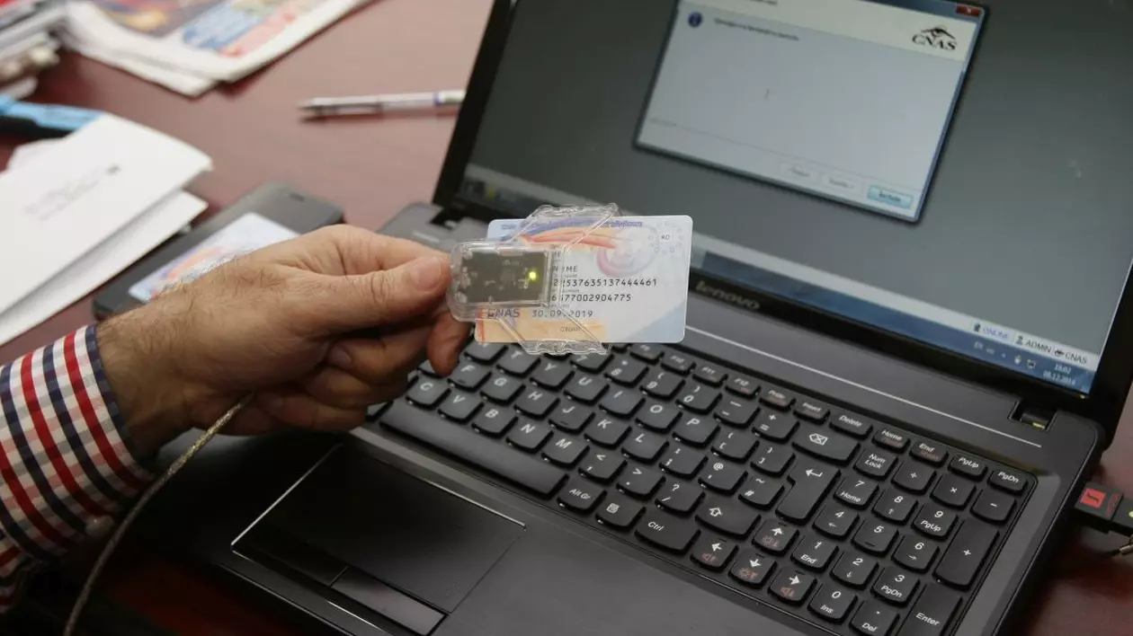 Sistemul cardurilor de sănătate, blocat de peste două săptămâni. Răspunsul cinic al CNAS: "Oamenii mor oricum, și cu, și fără sistem"