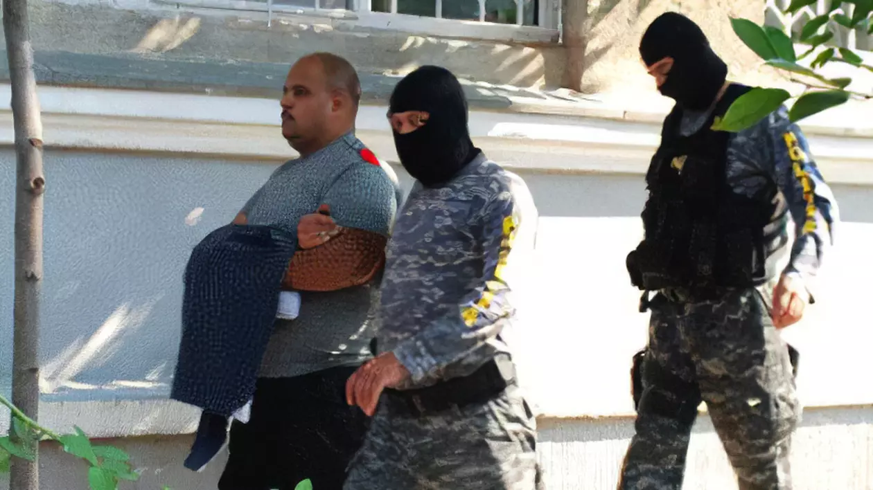 Cum se purtau traficanții și clienții din Caracal cu elevele de liceu traficate. Bărbații își educau sexual nepoții de 15 ani. Capul reţelei: “O dezbrac eu înainte şi tu intri decât în casă”