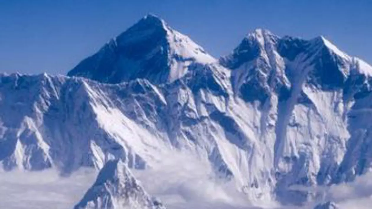 Plasticul de unică folosință, interzis pe Everest