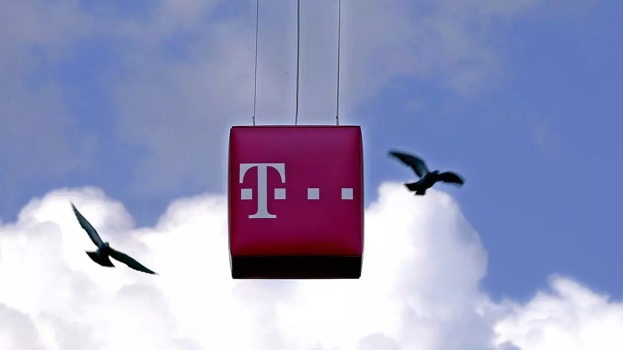 Patronul Prima TV cumpără rețeaua Telekom Mobile: „Vom dezvolta un proiect 100% românesc de succes”