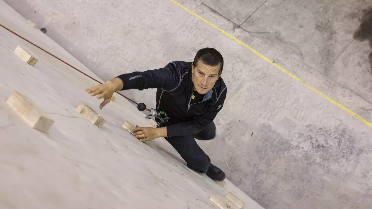 Bear Grylls, la un pas de moarte (Northfoto)