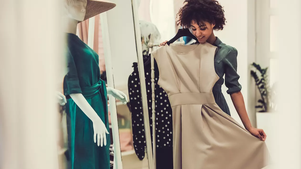 (Publicitate) Cele mai bune sfaturi fashion pentru alegerea rochiei potrivite