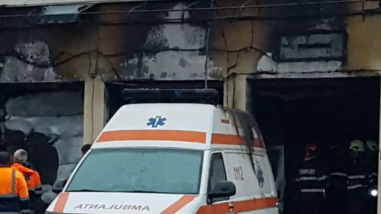 O stație de ambulanțe din Neamț a ars noaptea trecută