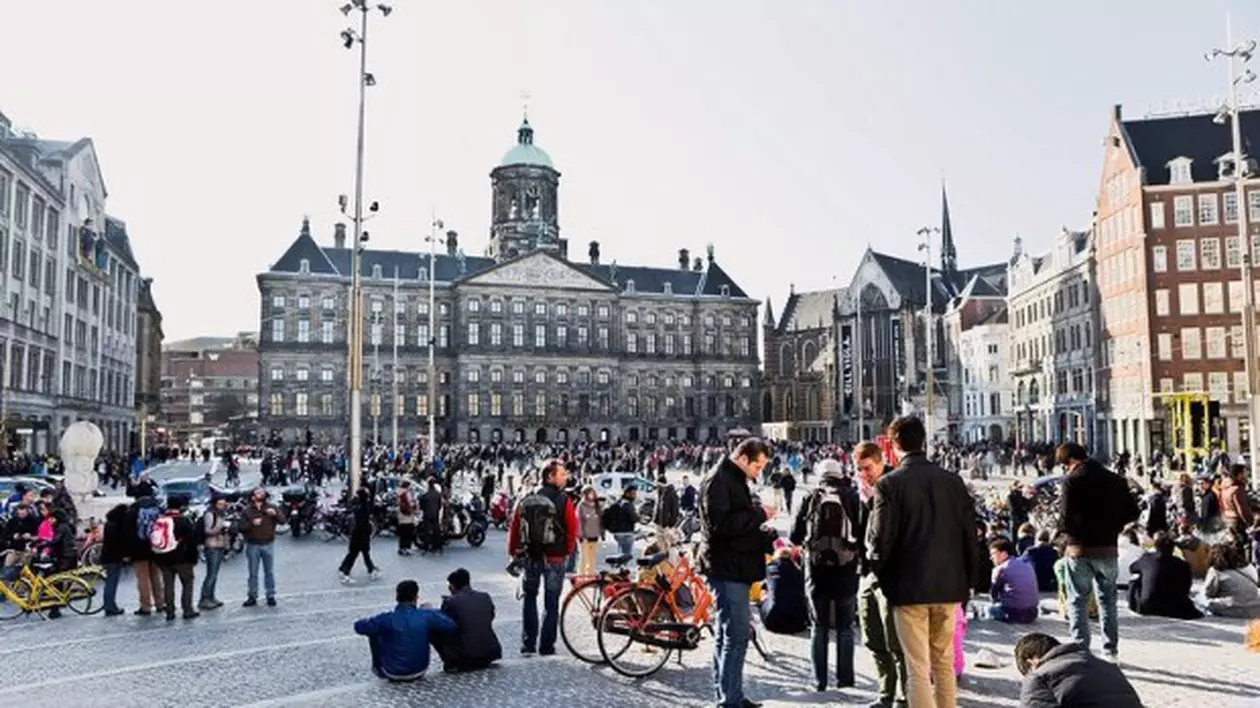 Amsterdam va avea cea mai mare taxă turistică din Europa: 16 euro pe noapte, la un hotel de o stea
