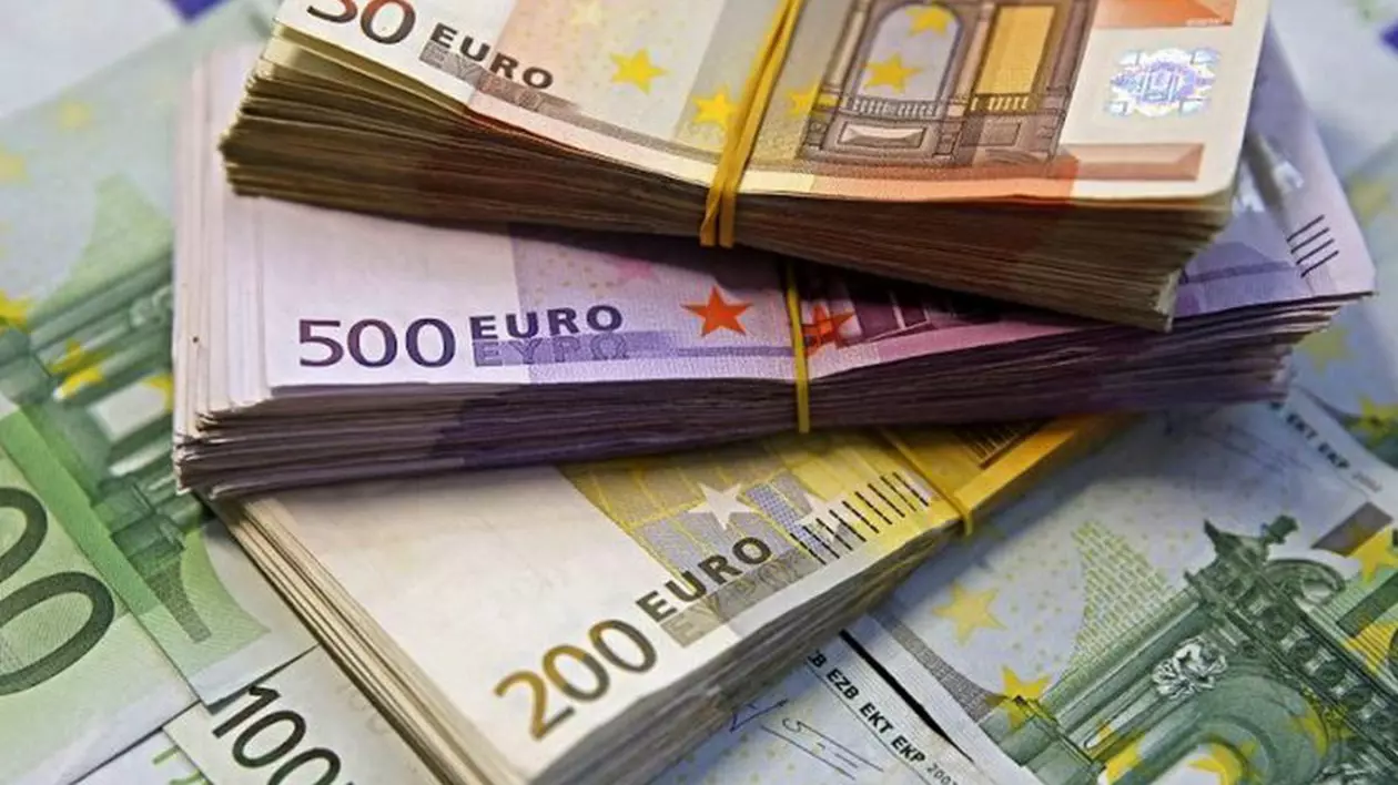 O tânără din Bacău a rămas fără un milion de euro din pricina unui vecin!