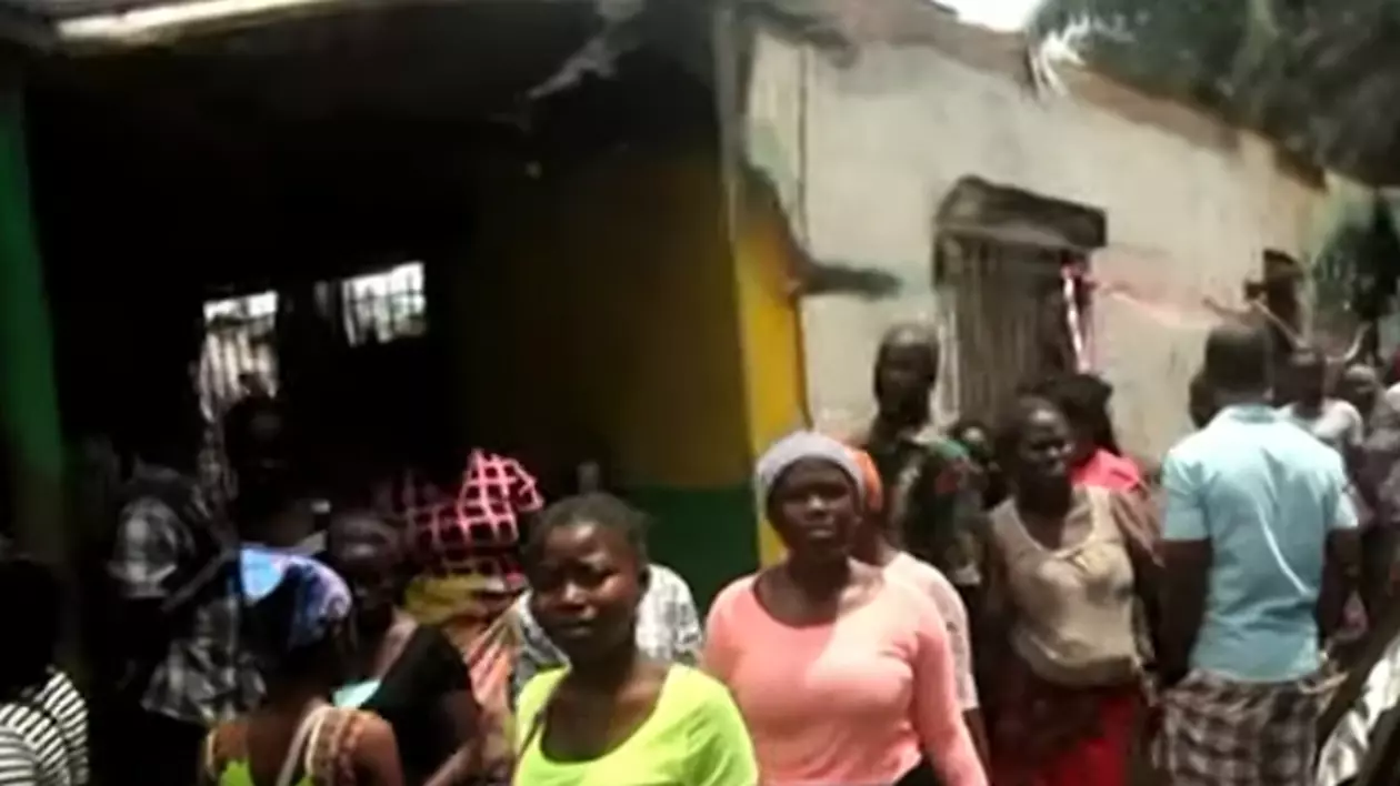 Cel puțin 26 de elevi și 2 profesori au murit într-un incendiu la o școală din Liberia